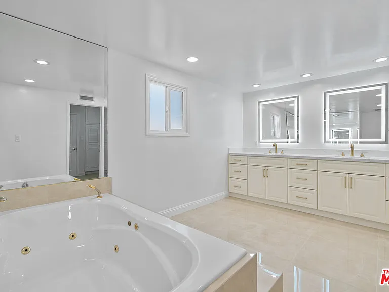 4159 Regal Oak Dr — Photo 21