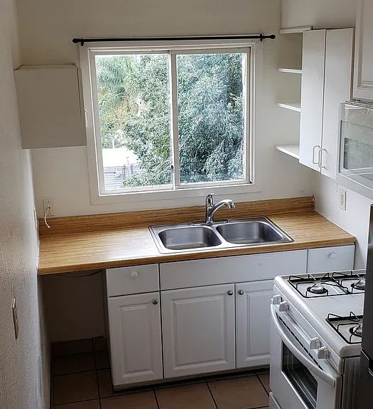 2419 J St #1-4 — Photo 9