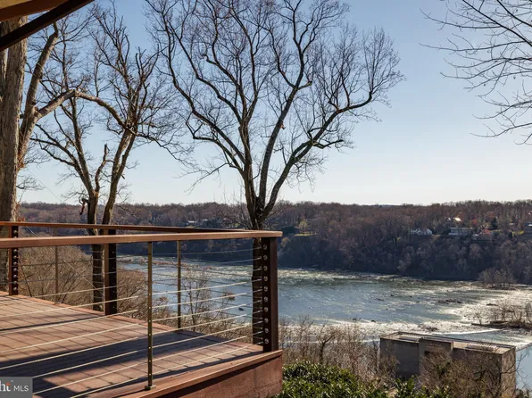 6671 Macarthur Blvd, Bethesda, MD 20816