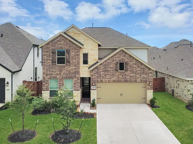 4946 Sky Bluff Dr — Photo 1