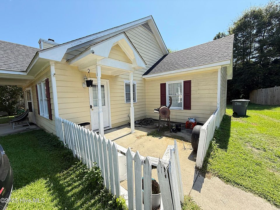 2nd image of 1009 Southbriar Drive