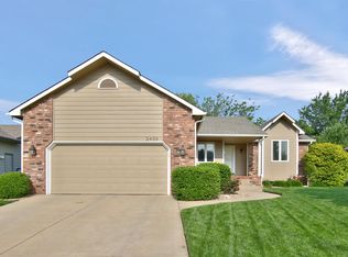 2433 N Chadsworth St, Wichita, KS 67205