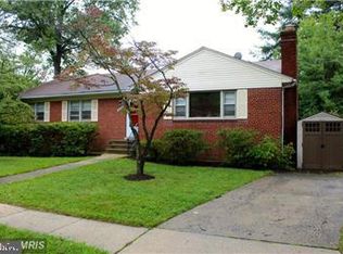 9702 Singleton Dr, Bethesda, MD 20817