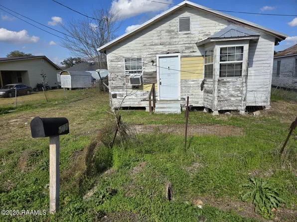 714 Governor Mouton St, Saint Martinville, LA 70582