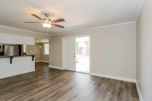 Spacious 3 Bed/2 Bath Single Family Home in Mesa, AZ - Available 8/17/2026 — Photo 3