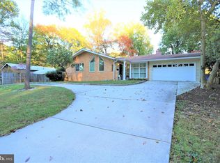 9705 Fernwood Rd, Bethesda, MD 20817