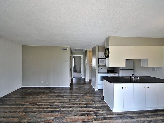 3rd image of 65 Wilshire Heights Dr