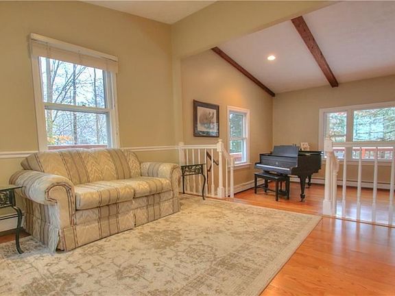 4th image of 8118 Westhill Dr