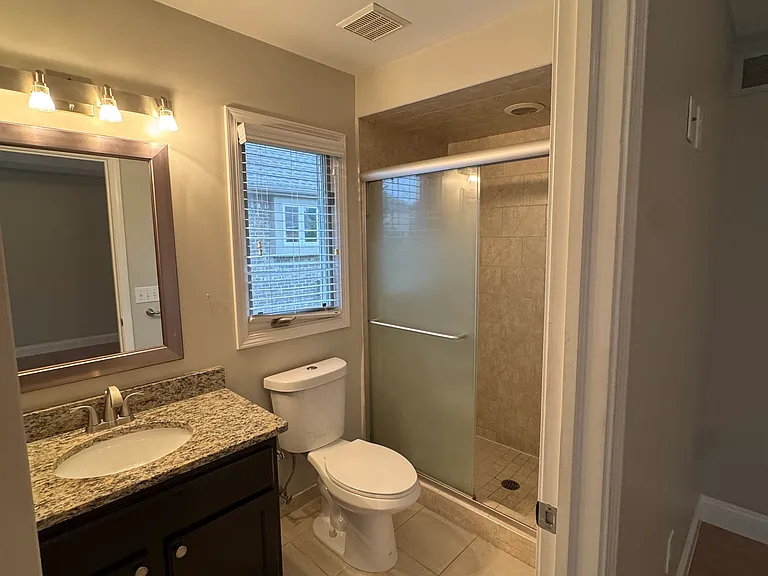 16152 Kingsway Dr — Photo 8