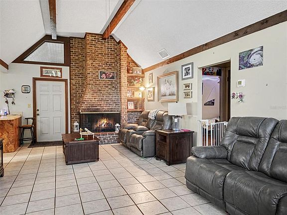 5th image of 128 N Pointe Dr