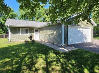 3098 Timber Hill Ln, Aurora, IL 60504