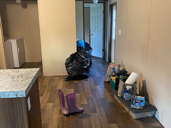 3rd image of 10400 Ebert Ave