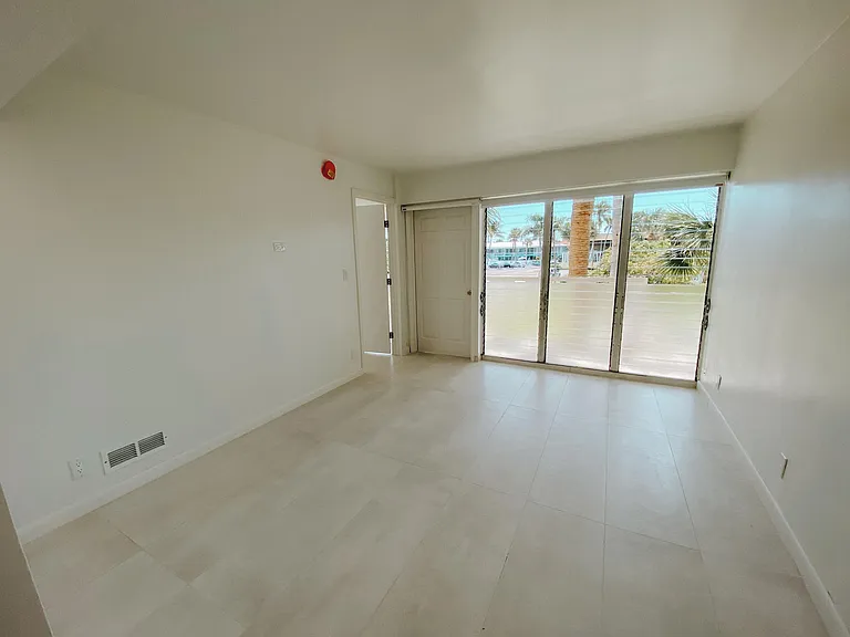 2755 NE 28th Ave #C1 — Photo 16
