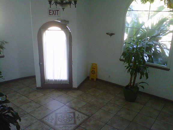 4th image of 5320 W Olympic Blvd