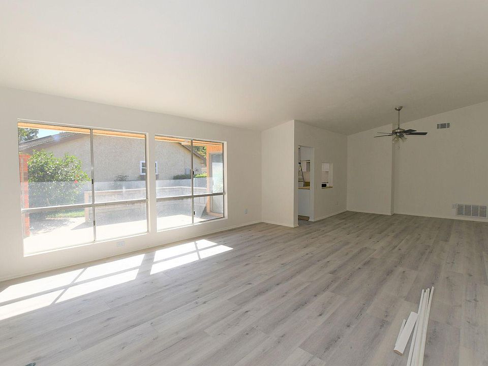 2nd image of 15318 Village 15