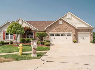 6 Panorama Pointe Manor Cir, Wentzville, MO 63385