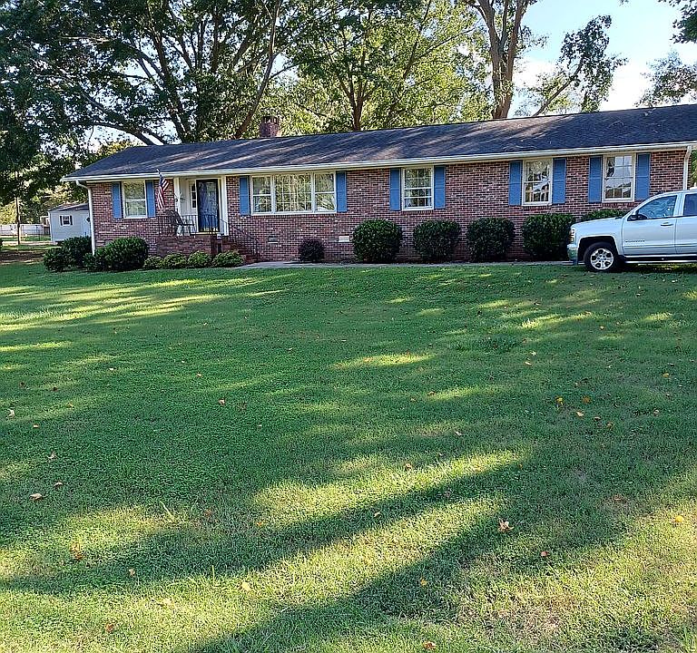 1st image of 407 Arcadia Dr