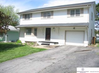 5720 Camden Ave, Omaha, NE 68104