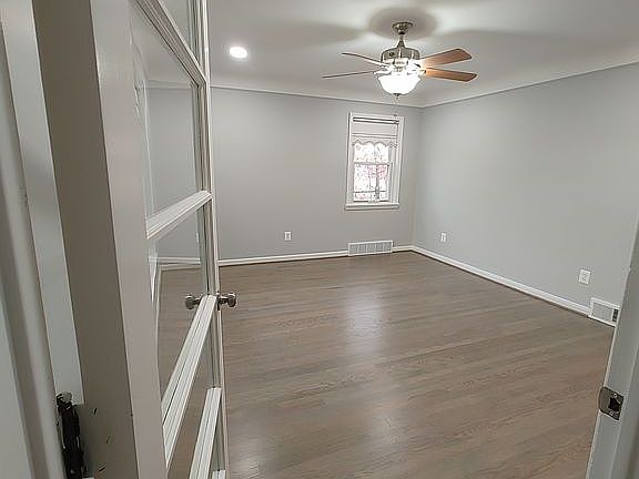 Front entrance view of livingroom