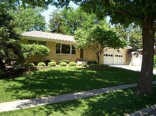 1839 Crestline Dr, Lincoln, NE 68506