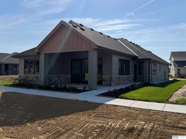 17516 Marinda Plz, Omaha, NE 68130