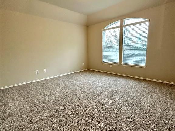 5th image of 1421 Paige St