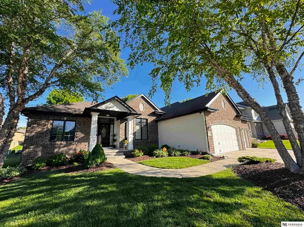 10152 Olive St, La Vista, NE 68128