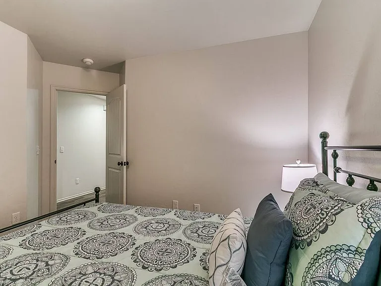 436 Chalk Hill Ct — Photo 21