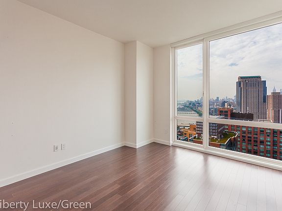 5th image of 200 N End Ave APT 31c