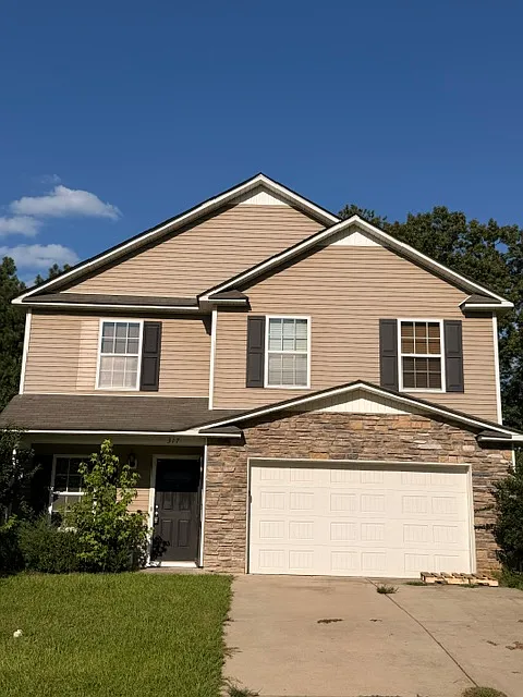 4 bed, 2.5 bath, 1968 sqft, $2,175 — Photo 1