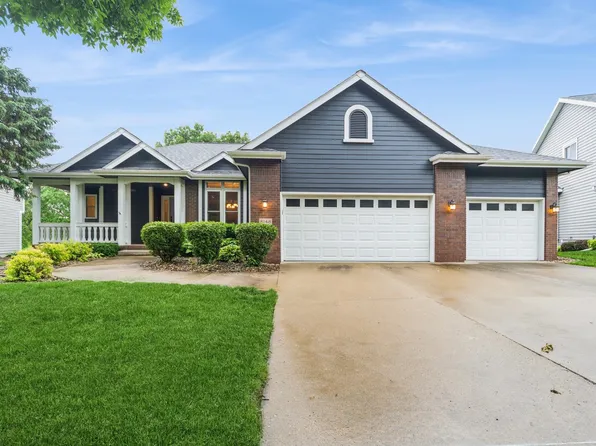 8148 Durham Cir, Johnston, IA 50131