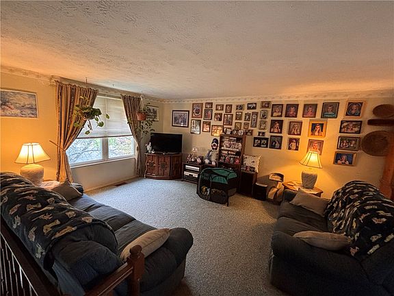 3rd image of 3370 Laurel Ct