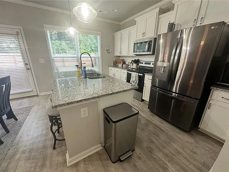 798 Gordon St — Photo 12