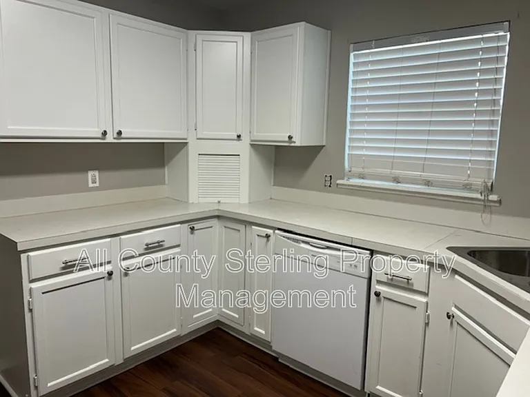 2261 Saint Augustine St — Photo 2