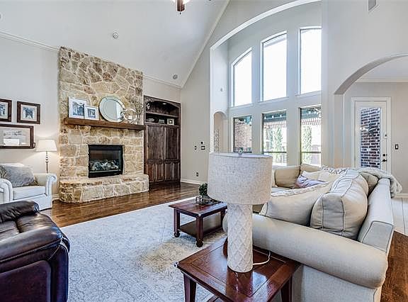 3rd image of 1264 Deer Lake Dr