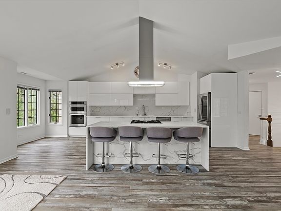 3rd image of 1105 Foxtail Ct #1105