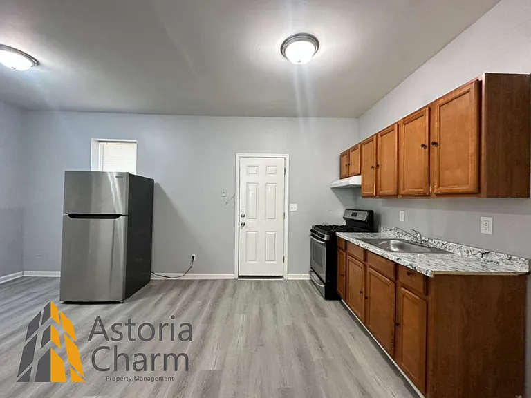 614 Linnard St — Photo 9