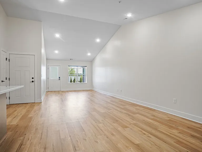 113 Eiche Dr — Photo 31