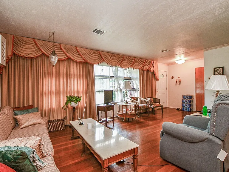 5522 Nassau Rd — Photo 4