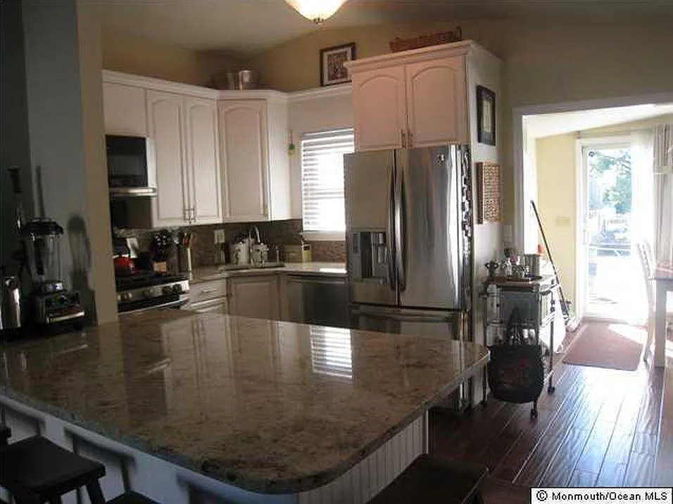 2 bed, 1260 sqft, $2,450 — Photo 3