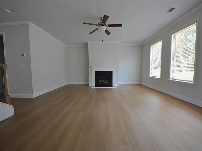547 Hellen Valley Dr — Photo 20