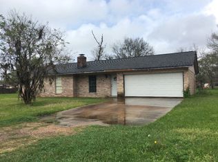 55 E Sagebrush St, Lake Jackson, TX 77566