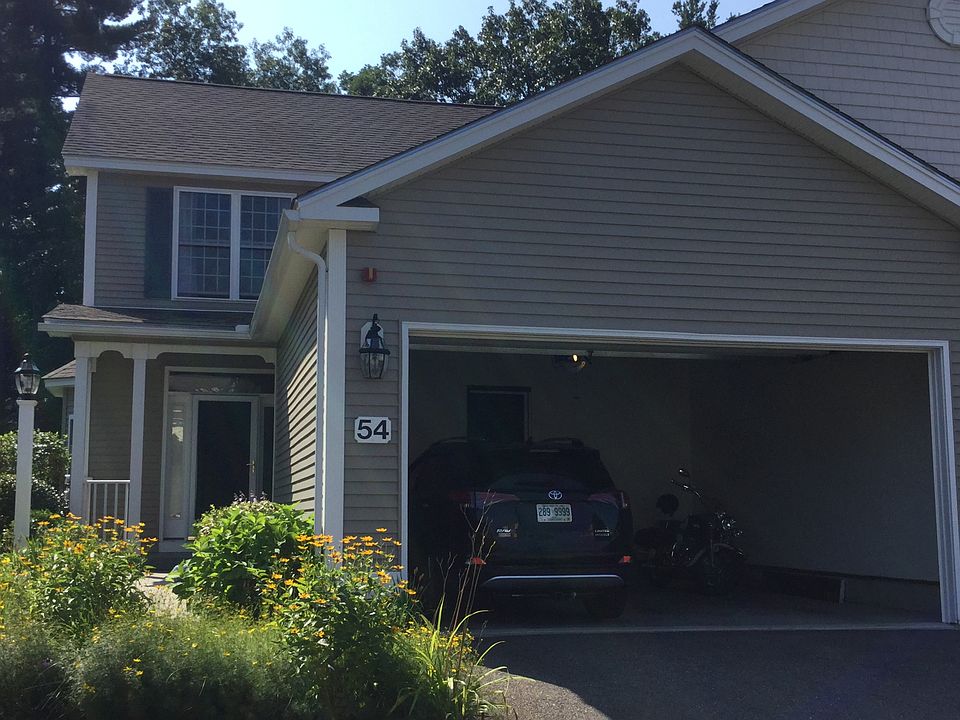 2-car garage, kitchen entry