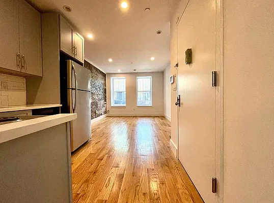 Rented by Bohemia Realty Group | media 19