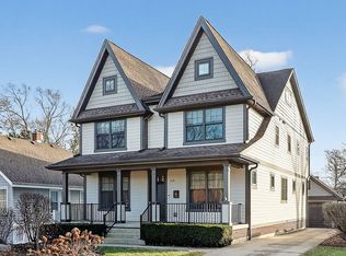 215 7th St, Downers Grove, IL 60515