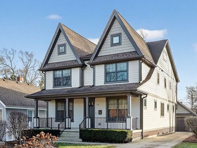 215 7th St, Downers Grove, IL, 60515