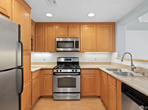 2230 Gellert Blvd APT 3203, South San Francisco, CA 94080