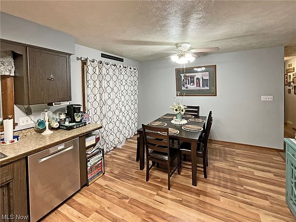 5th image of 100 E Circle Dr