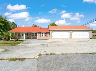 650 Main St, Jacksboro, TN 37757