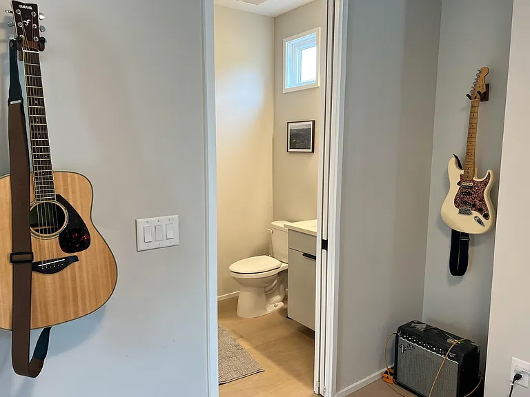Ground floor full bathroom